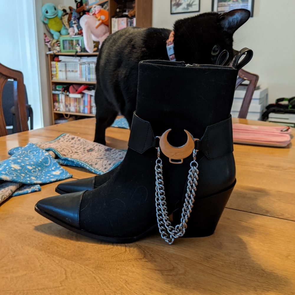 Kill star Luna boots